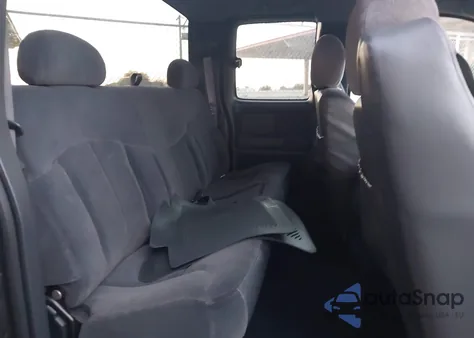 2002 Chevrolet Silverado 2500 Ls z USA, uszkodzony, nr VIN 1GCGK29U52Z132499